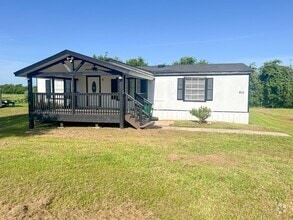 Building Photo - Remodeled 5 Bed | 2 Bath Mobile Home on Ha...