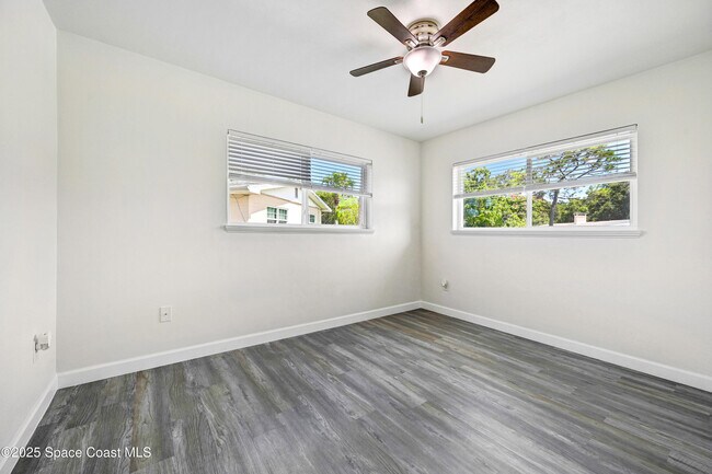 Building Photo - 702 Lund Cir