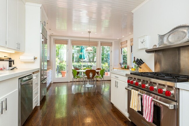 Building Photo - HUGE 5+BR/4.5BA Four Story Presidio Hts./ Laurel Village Home! Garage! Flat Yard!  PROGRESSIVE