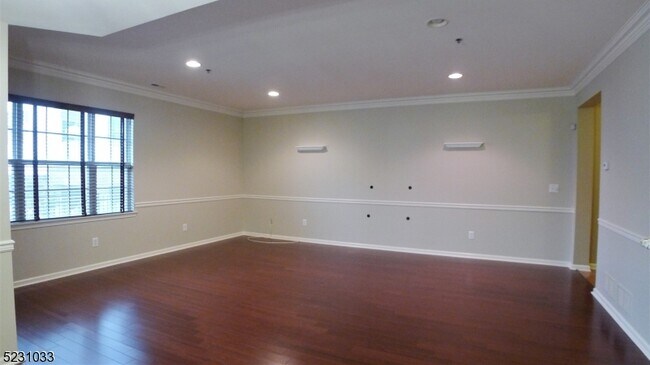 Building Photo - 13 Taft Ln