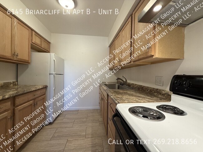 Building Photo - 6145 Briarcliff Ln