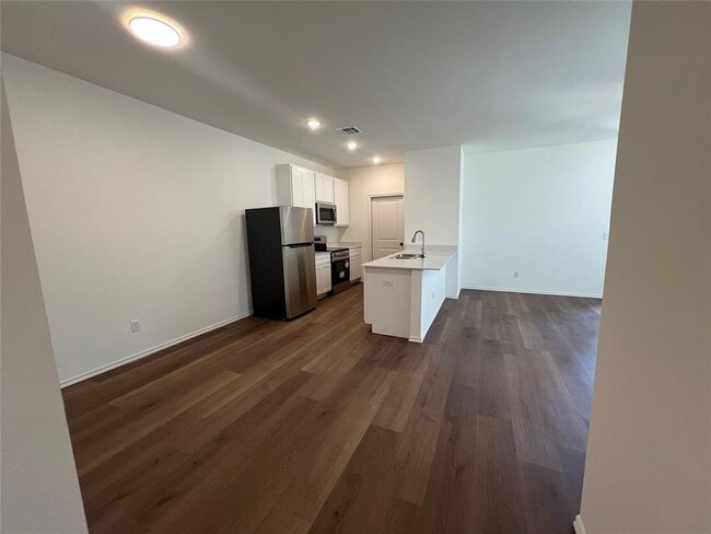 Building Photo - 302 Aaran Way