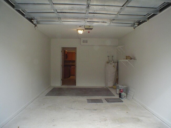 Building Photo - 205 Benning Dr