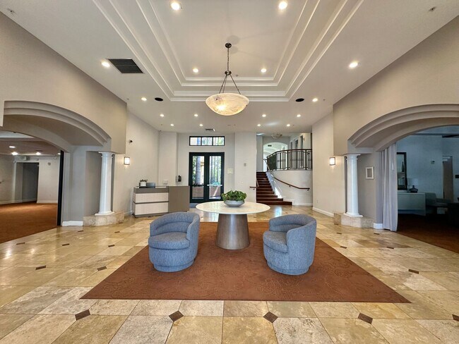 Building Photo - Beautiful Laurel Bay Condo Across from Balboa Park