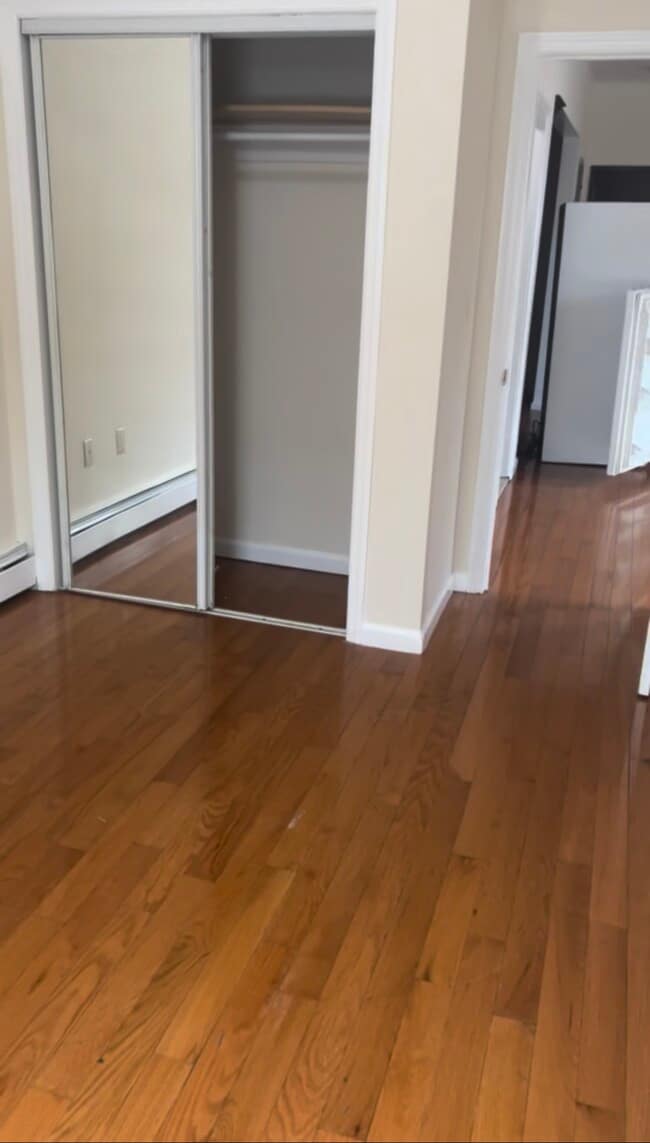 Building Photo - 12307 Jamaica Ave