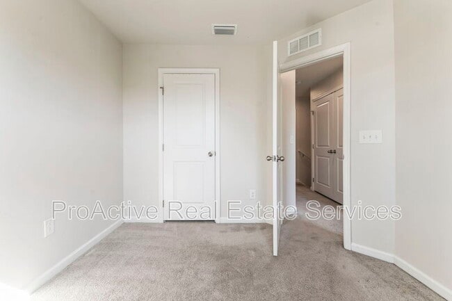 Building Photo - 95 Manilla Cir