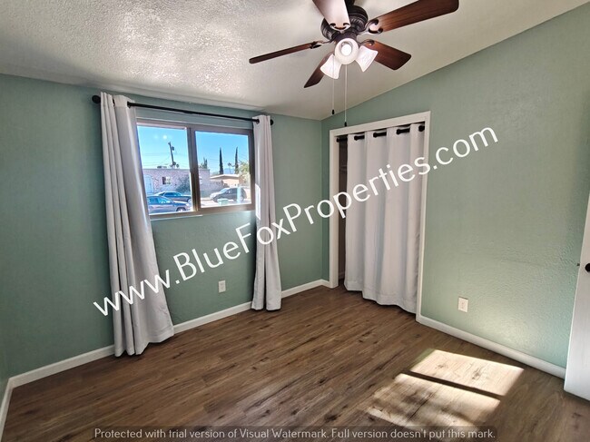 Building Photo - 3310 W Calle Toronja