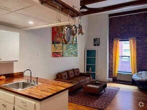Building Photo - Historic, Fully Furnished Downtown Condo