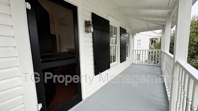 Building Photo - 32 Sanford St