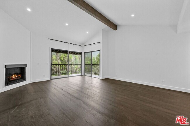 Building Photo - 1486 Palisades Dr