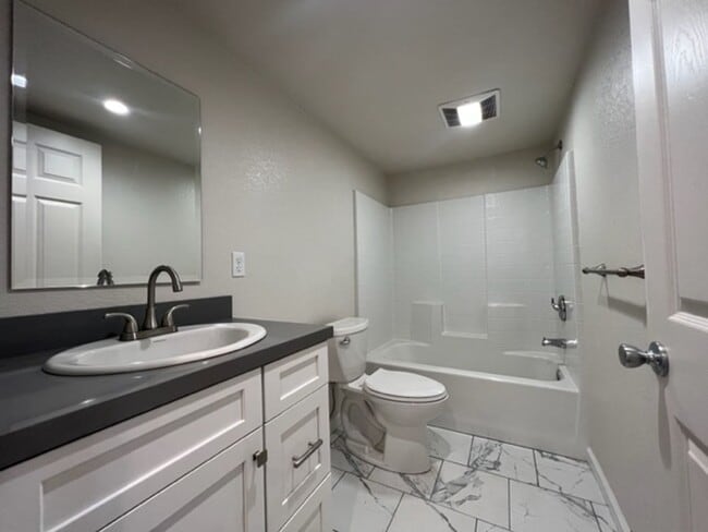 Building Photo - East Eureka! Top to bottom remodel, 2/1 house w/ garage