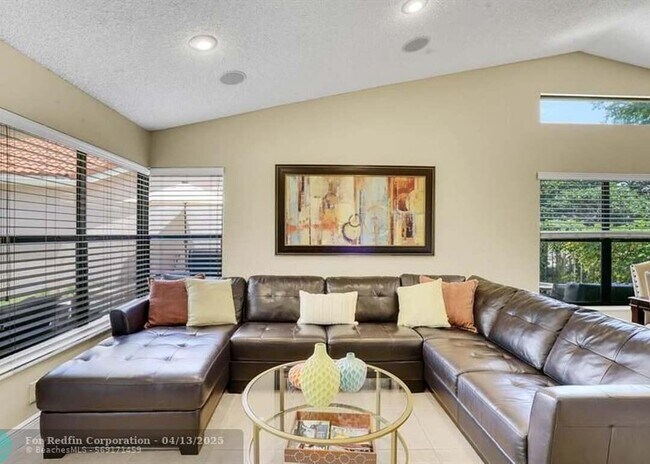 Building Photo - 10552 Santa Laguna Dr