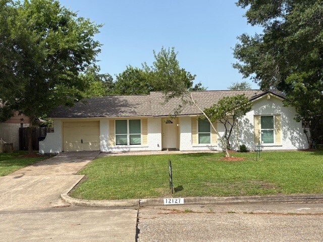Building Photo - 12127 Rhinebeck Dr