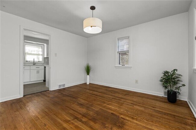 Building Photo - 255 Gilkeson Rd