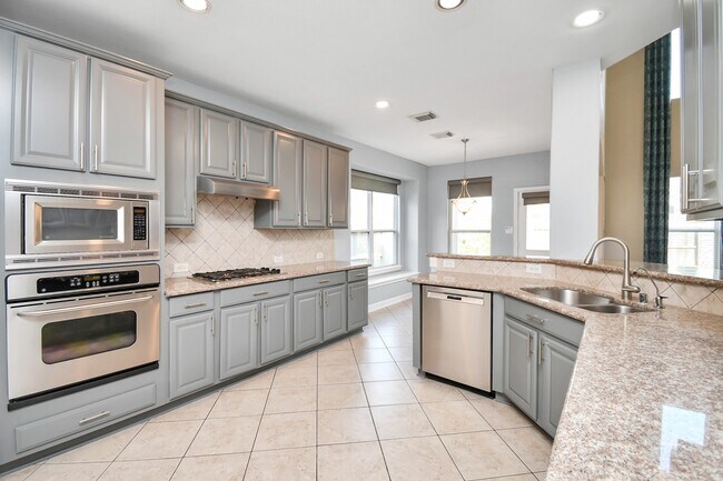 Building Photo - 2923 Manchester Cove