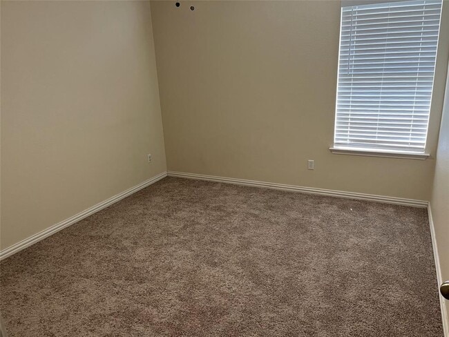 Building Photo - 2375 Garlic Creek Dr
