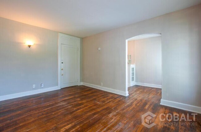 Building Photo - 678 Somerset Terrace NE