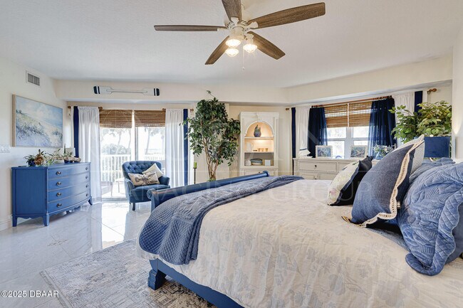 Building Photo - 4650 Links Village Dr