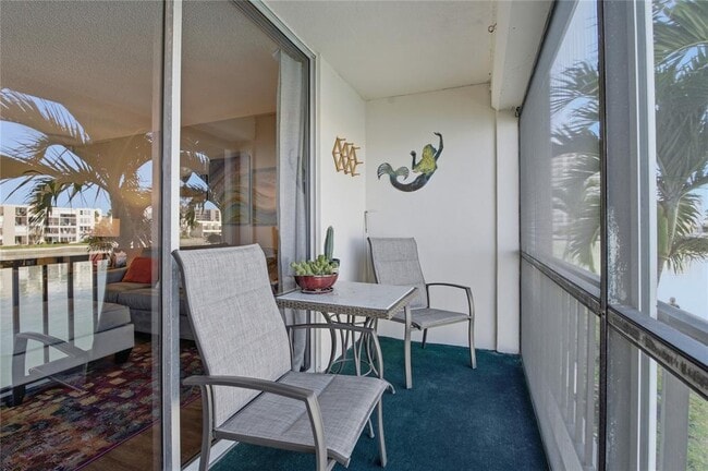 Building Photo - 7540 Bay Island Dr S