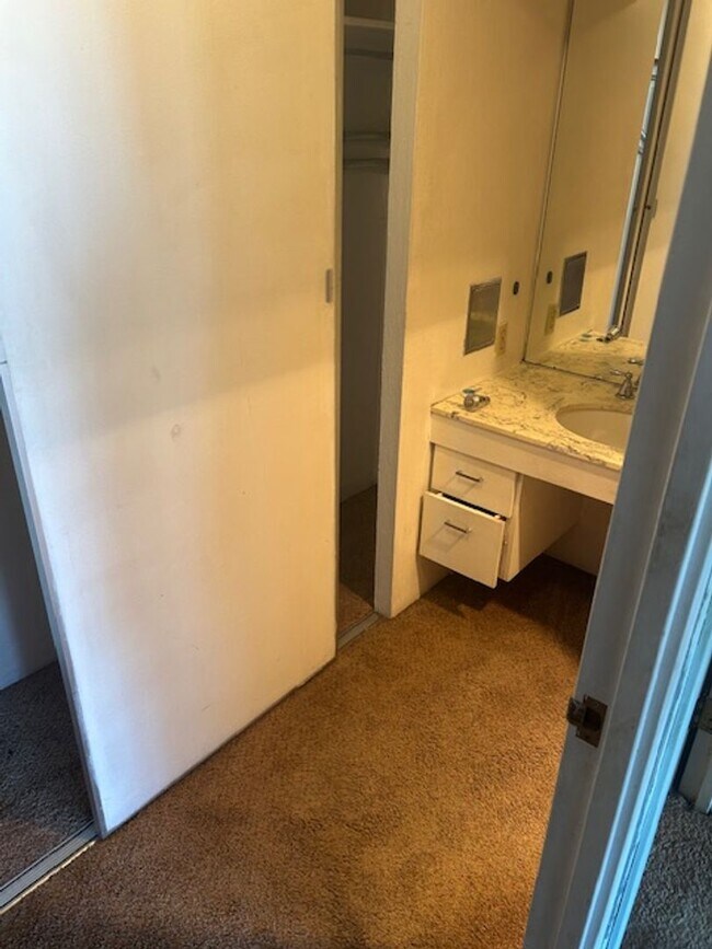 Building Photo - 100 N Arlington Ave