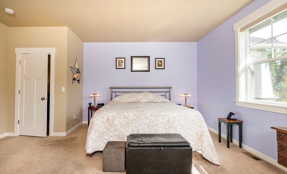 Building Photo - 26608 12th Dr NW