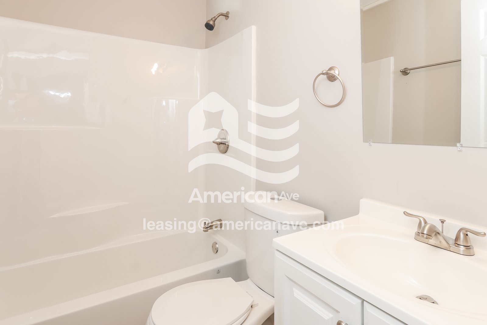 Building Photo - 927 W Whitney Ave