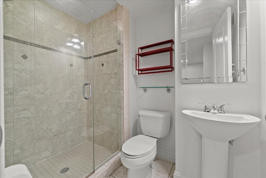 Building Photo - 739 Newton Pl NW