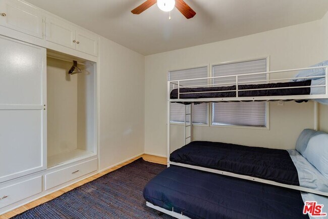 Building Photo - 4360 McLaughlin Ave