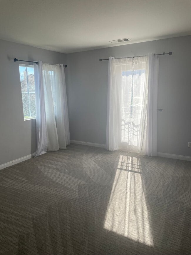 Building Photo - Pool/Spa Home