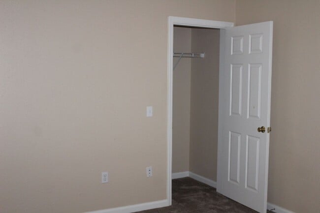 Building Photo - Executive 3 Bedroom / 2 Bath Home in Marianna, Florida