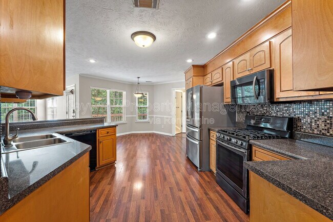 Building Photo - 845 Prairie Ln