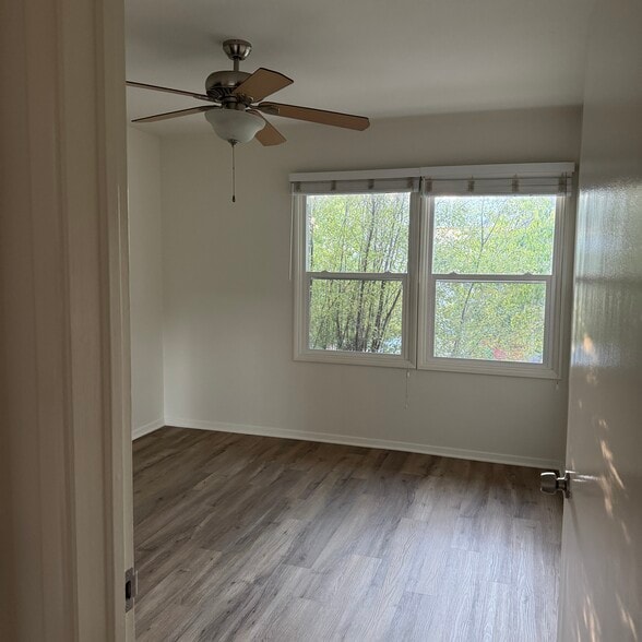 Bedroom - 2132 Montana Ave