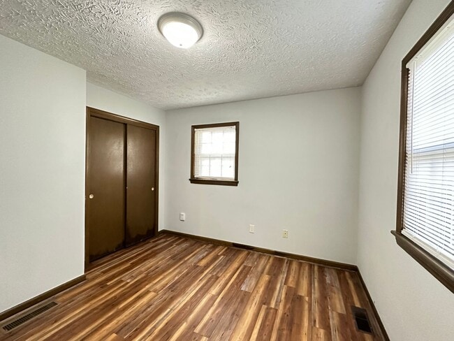 Building Photo - COMING SOON! Lovely 3 BR House in Tates Creek! Garage, Fenced Backyard, Pets Ok