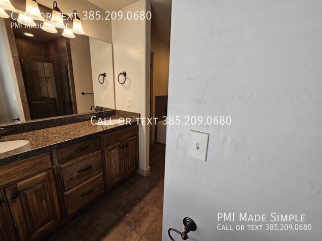 Building Photo - 10439 Sage Vista Way