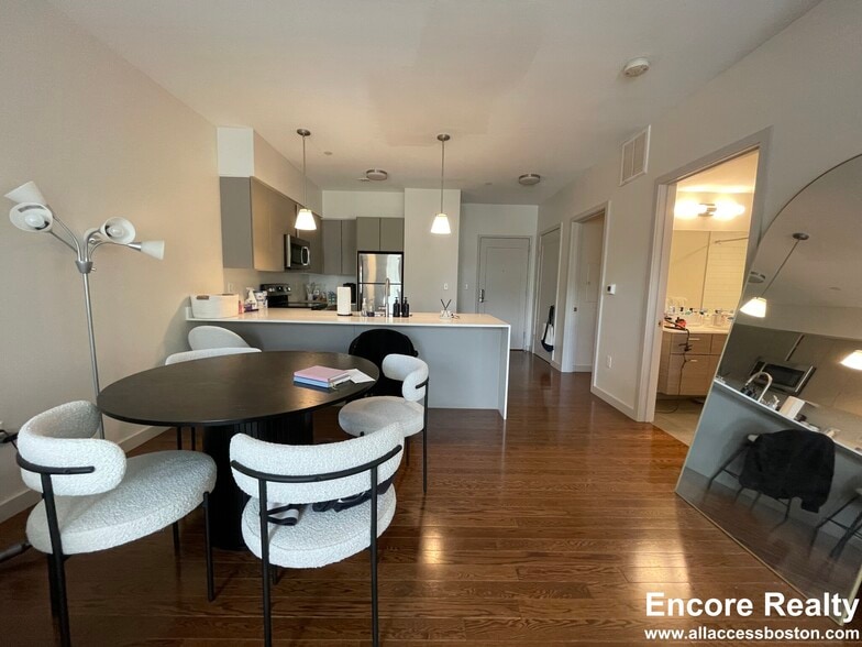 Building Photo - 455 Harvard St