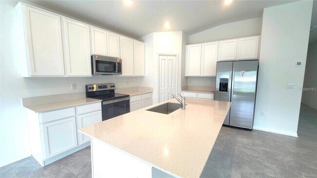 Building Photo - 397 Singing Sand Cir