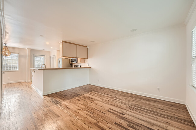 Building Photo - 2232 Dunseath Ave NW