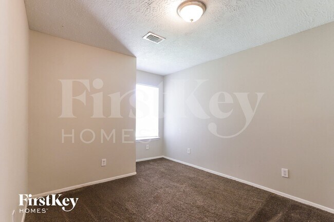 Building Photo - 13331 Whitchurch Way