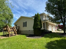 Building Photo - 1343 Easy St