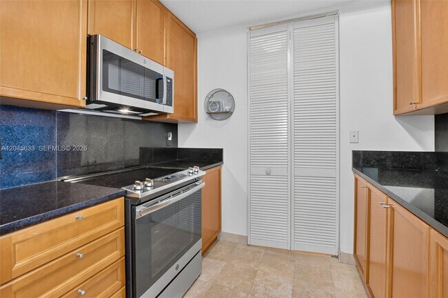 Building Photo - 99 SE Mizner Blvd