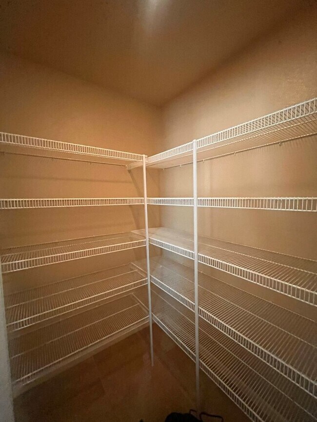 Building Photo - 2307 Tahoe Ave