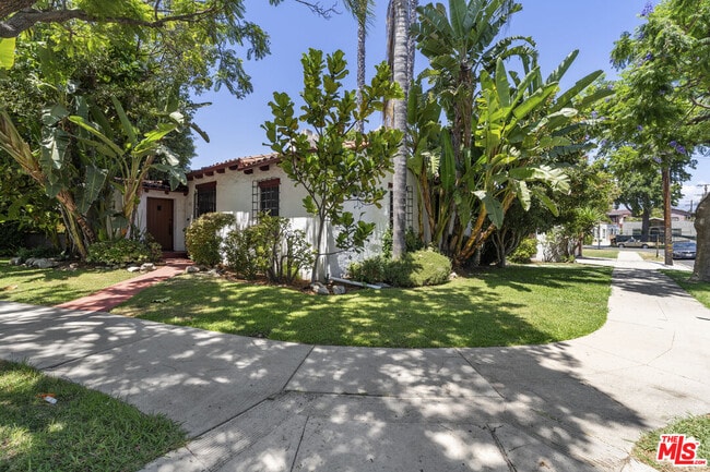 Building Photo - 3731 Griffith View Dr