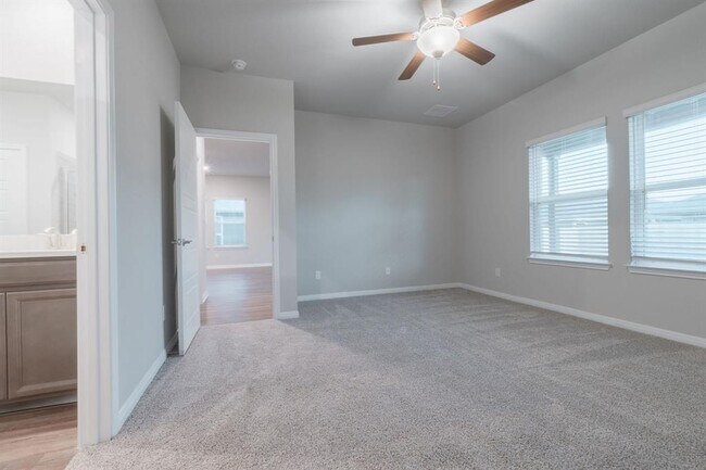 Building Photo - 2838 Dell Hollow Dr