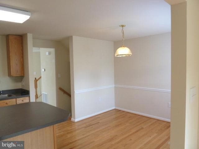 Building Photo - 73 Eldon Dr
