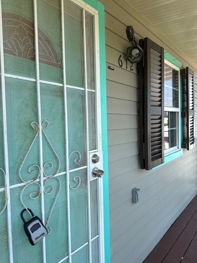 Building Photo - Charming 2BR Duplex in New Orleans