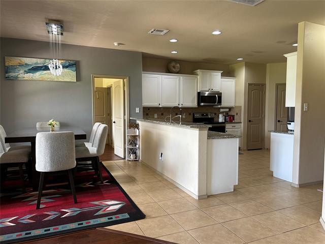 Building Photo - 1205 Red Dr