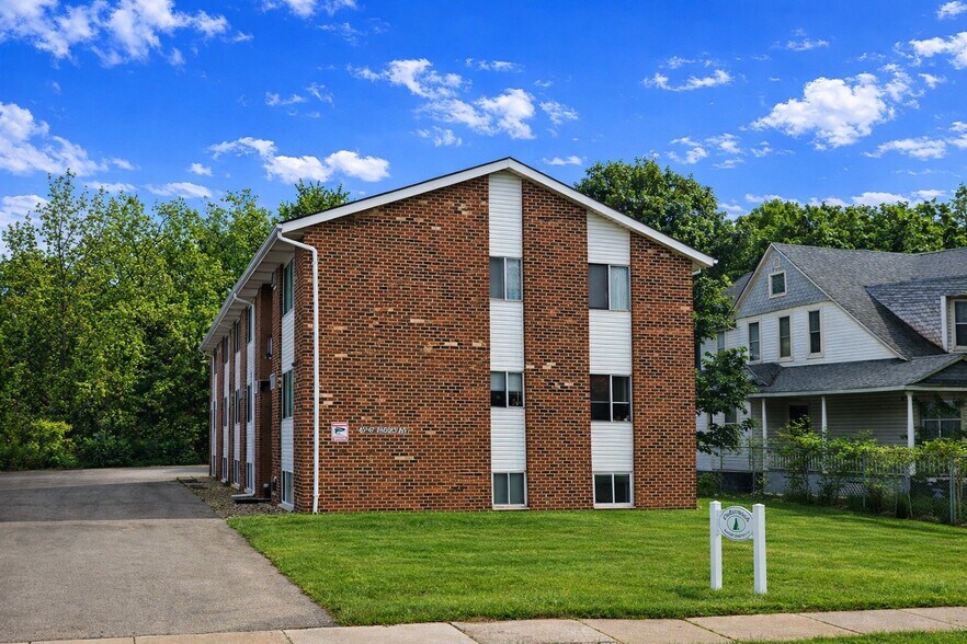 Building Photo - 47 Rhodes Ave
