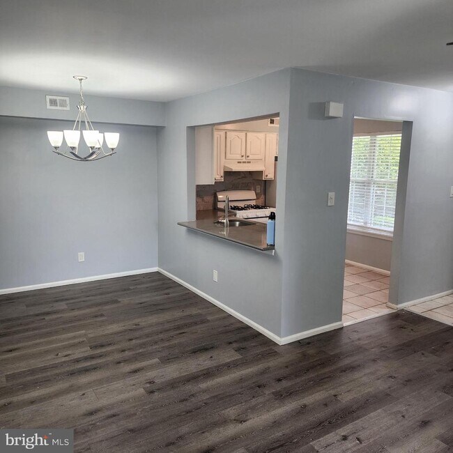 Primary Photo - 703A Sedgefield Dr