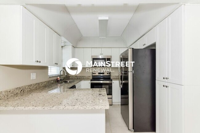 Building Photo - 3 Bedroom Pet-Friendly Home in Tarpon Spri...