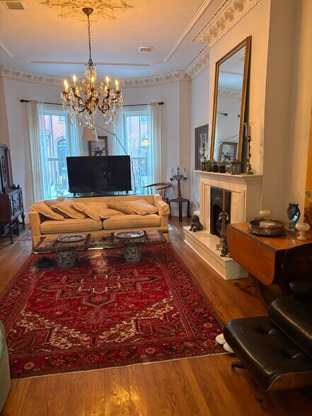 Building Photo - 35 Upton St